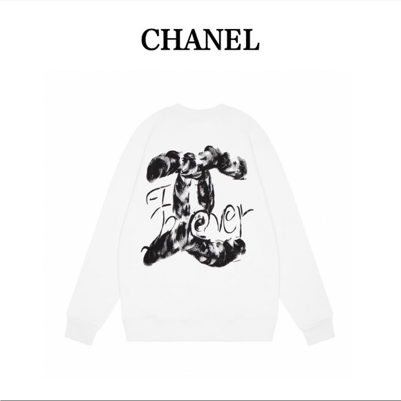 Cozy CHANEL sweatshirt - Picture 3 of 4